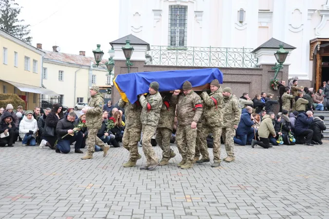 У Луцьку попрощалися з молодим Героєм Михайлом Трофимуком (фото)