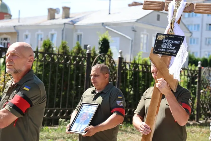 У Луцьку попрощались із Героєм Едуардом Павловським (фото)