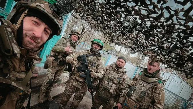 Поліцейських із Волині, які воюють на передовій, відзначили високими нагородами (фото)