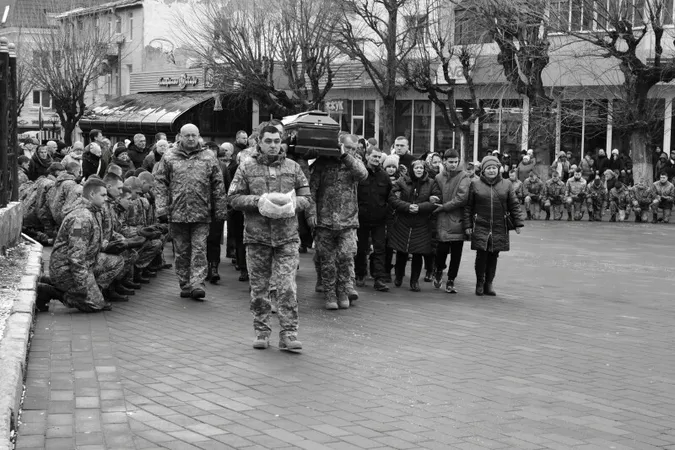 У Луцьку в останню путь провели двох військовослужбовців (фото, відео)