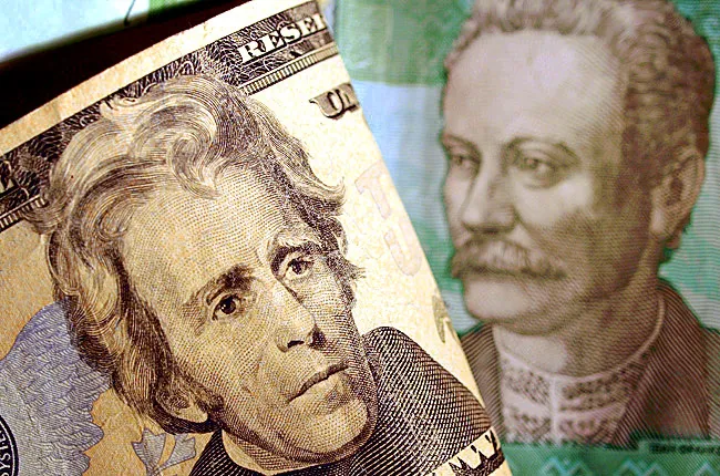 Гройсман пояснив, чому курс гривні пішов на спад