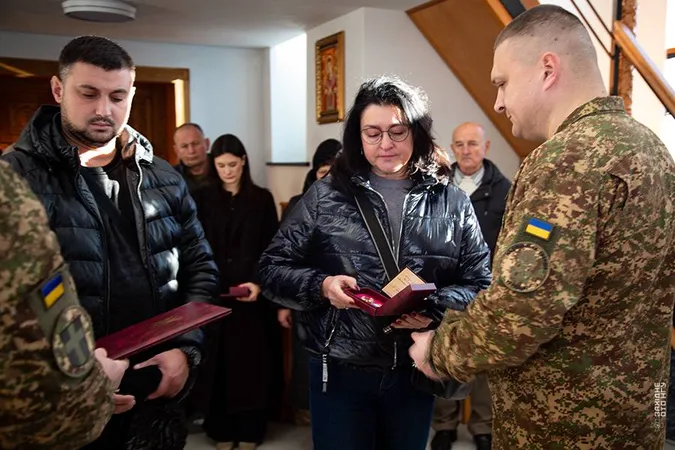 На Волині рідним полеглих гвардійців передали державні нагороди (фото)
