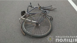 На трасі «Львів-Луцьк» водійка на «Лексусі» насмерть збила велосипедиста (фото)