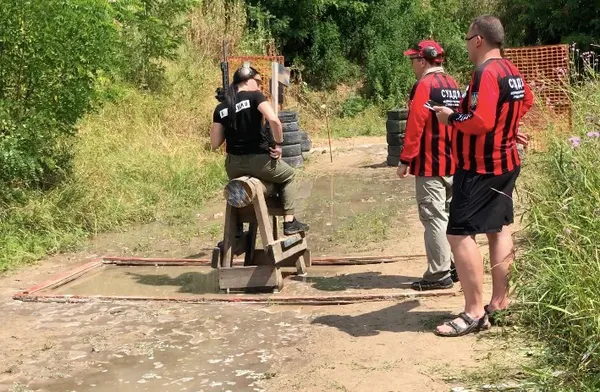 Луцька прикордонниця – перша жінка-суддя з практичної стрільби на Волині (фото)
