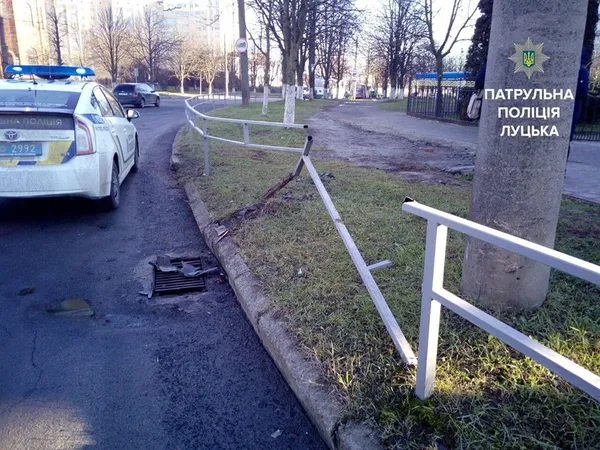 У Луцьку п'яний водій «влетів» у огорожу (фото)