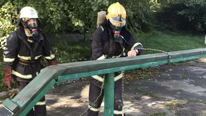 Футбол у бойовому спорядженні: як тренуються волинські надзвичайники (відео)