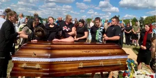 Три роки чекали на повернення: на Волині попрощалися з воїном Миколою Фоміним (фото)