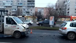 У Луцьку перед переходом зіткнулися три авто (фото)
