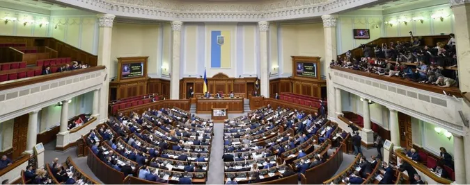 Експерт розповів, як зупинити достроковий розпуск Верхової Ради
