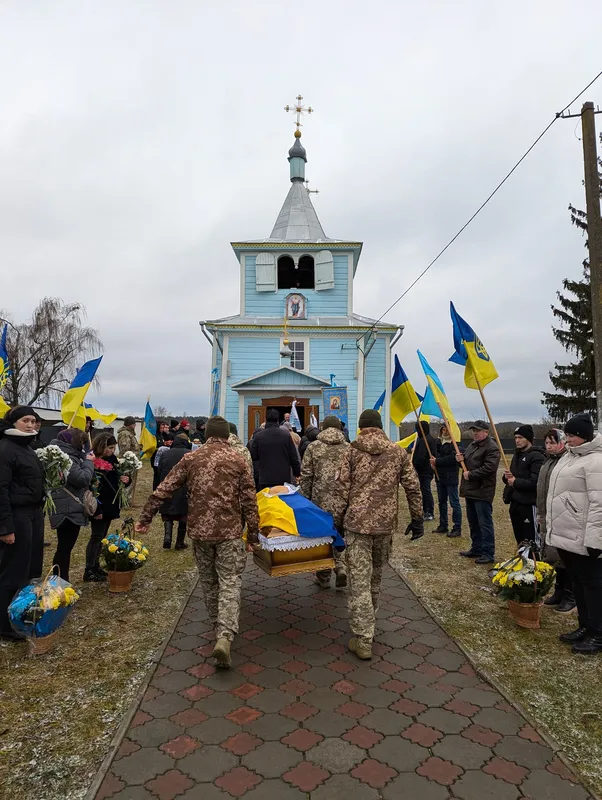 Воював десять років: на Волині попрощалися із 33-річним бійцем Олегом Гарасимлюком (фото)