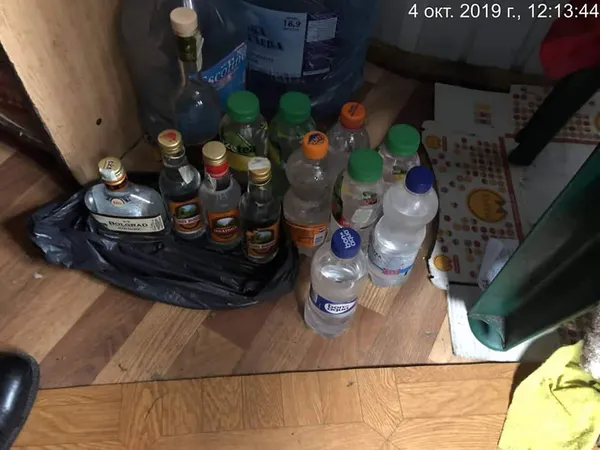 Поруч із хот-догами продавала сурогат: у Луцьку «взяли» підприємливу жінку (фото)