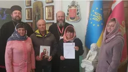 Священник не підтримав: на Волині ще одна парафія перейшла до ПЦУ (відео)