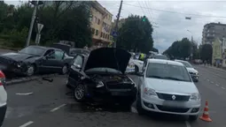 Розповіли подробиці подвійної ДТП у Луцьку (фото, відео)