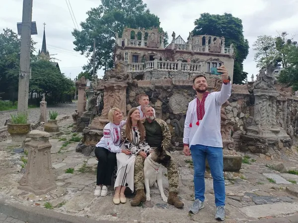 Рятує побратимів: батько чотирьох дітей із Луцька служить медиком у війську