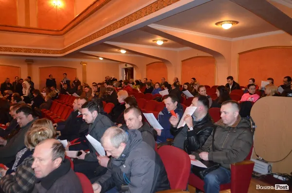 «А віз і нині там»: у Луцьку сперечалися про ціну на проїзд у маршрутках (фото)