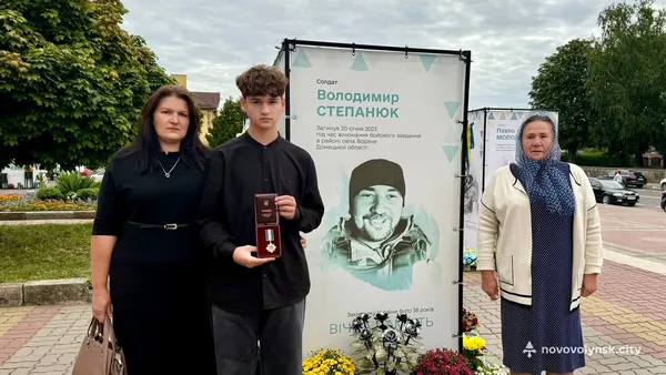 Орденом «За мужність» посмертно нагороджені Герої з Нововолинська – Володимир Степанюк та Роман Труш (відео)