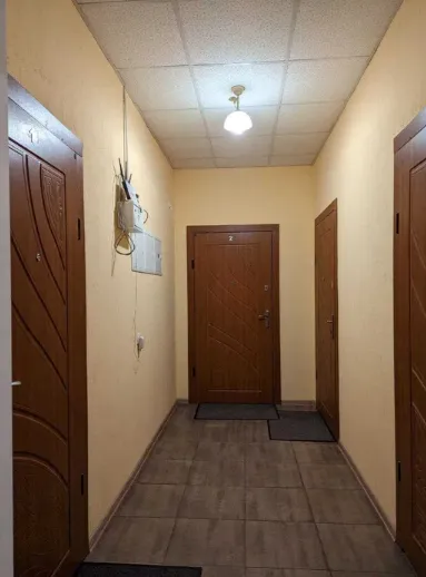 У центрі Луцька продають мініготель (фото)