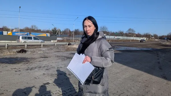 «Невже треба чекати трагедії»: мешканці Струмівки просять автобус у село та перехід
