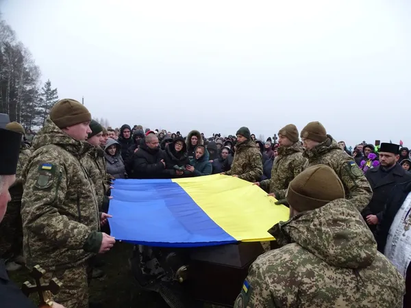 На Волині попрощалися з 25-річним воїном Віктором Сохацьким (фото)