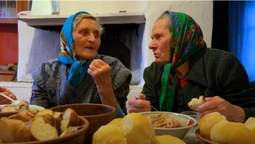 Бабуся з Волині стала зіркою на англомовному ютуб-каналі: як їй це вдалося (відео)