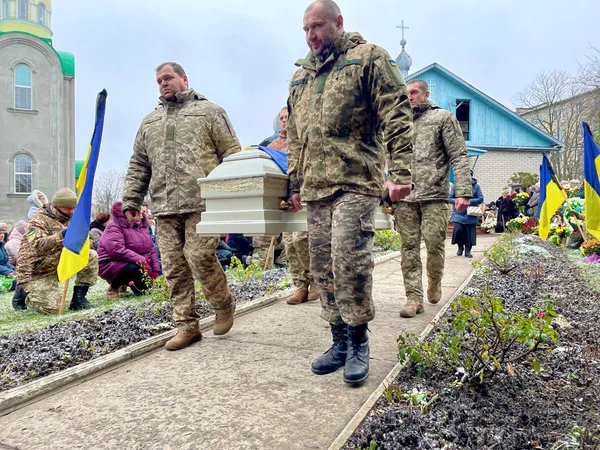 Нововолинськ попрощався одночасно з чотирма Героями (фото)