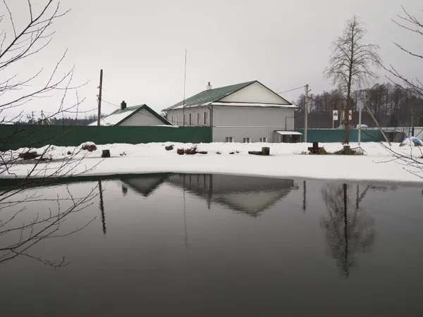 Плесо гладке, без ознаки пульсації джерела. 6 лютого 2026 року