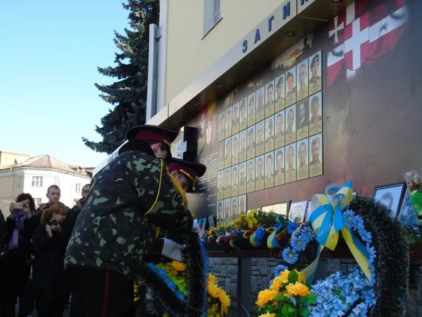 У Луцьку відкрили оновлений фотостенд полеглим бійцям АТО (фото)