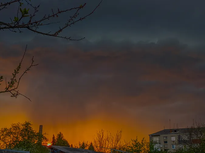 Ківерчани «зловили» блискавку під час грози (фото)