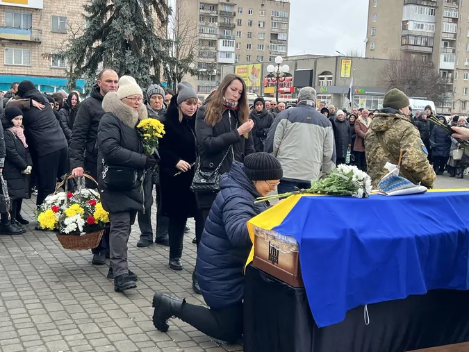Загинув у день свого народження: у Ковелі попрощалися із воїном Сергієм Томашевичем (фото0