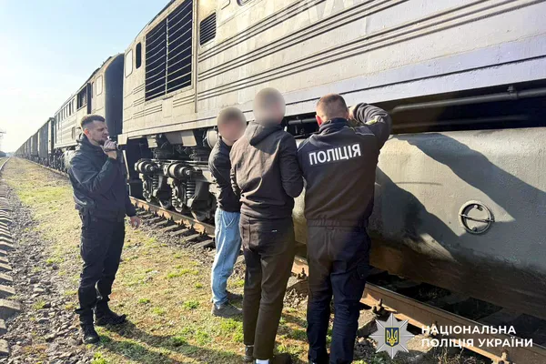 Залізничники з Волині крали дизпаливо з тепловозів та продавали його (фото)