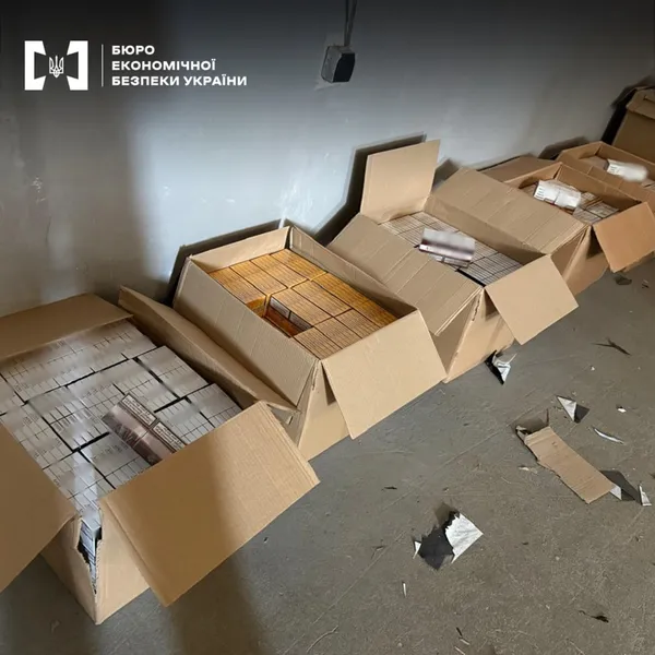 Сигарети поштою по всій Україні: на Волині БЕБ викрило схему на 1,8 млн грн (фото, відео)