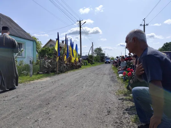 На Волині провели в останню дорогу полеглого воїна Вадима Ніколайчука (фото)