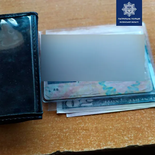 Один – п’яний і без «прав», другий віз сина без автокрісла: на Волині хотіли підкупити копів