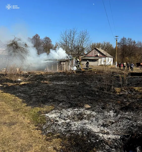 Волинь – у вогні: через паліїв ландшафти нагадують пекло (фото)
