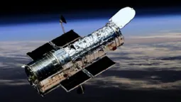 Hubble показав у сузір'ї Фенікса галактику, «затьмарену» зірками (фото)