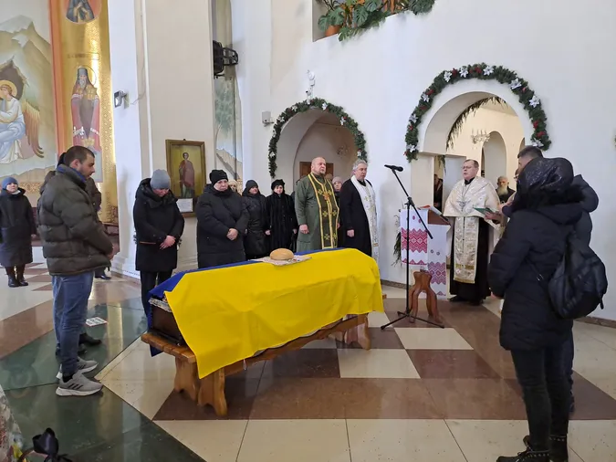 У Ковелі попрощалися з захисником Романом Сахаруком, який загинув на Різдво