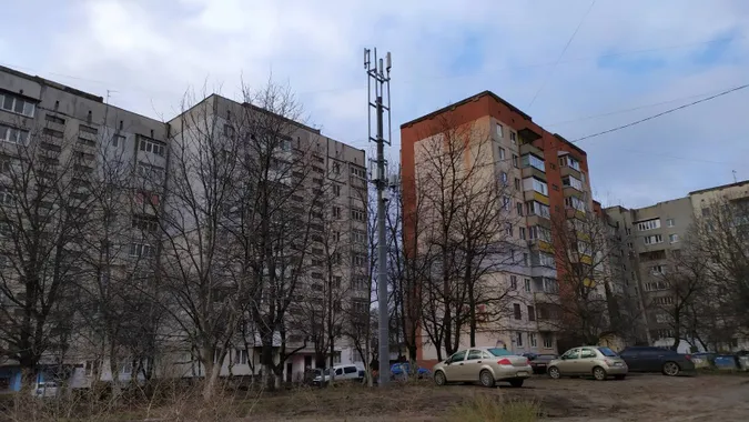 Думали, що «5G-вишка»: у Чернівцях організували термінові збори через будівництво mini-BTS (фото)