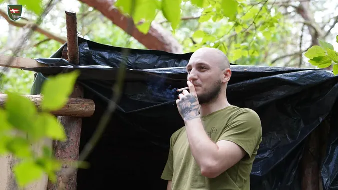 Кава під цигарку, жарти і свобода: показали фронтові сніданки волинських воїнів