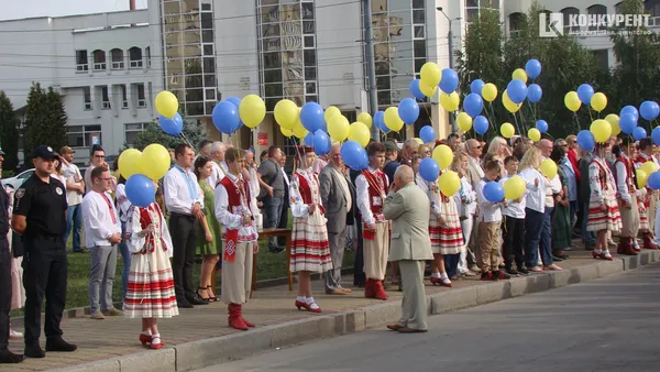 Над Волинню замайорів найбільший прапор (фото. відео)