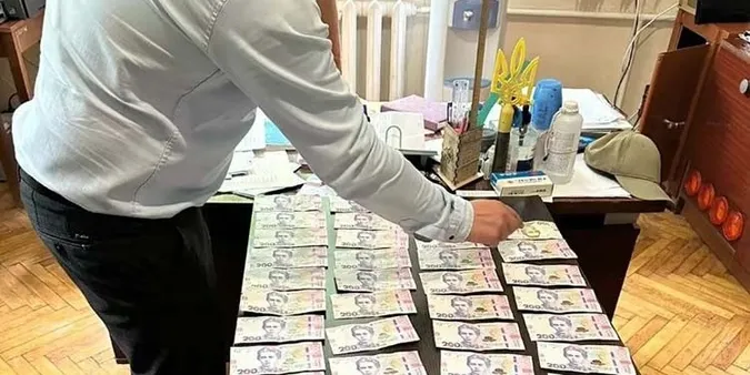На Тернопільщині на хабарі зловили ексдепутата облради (фото)