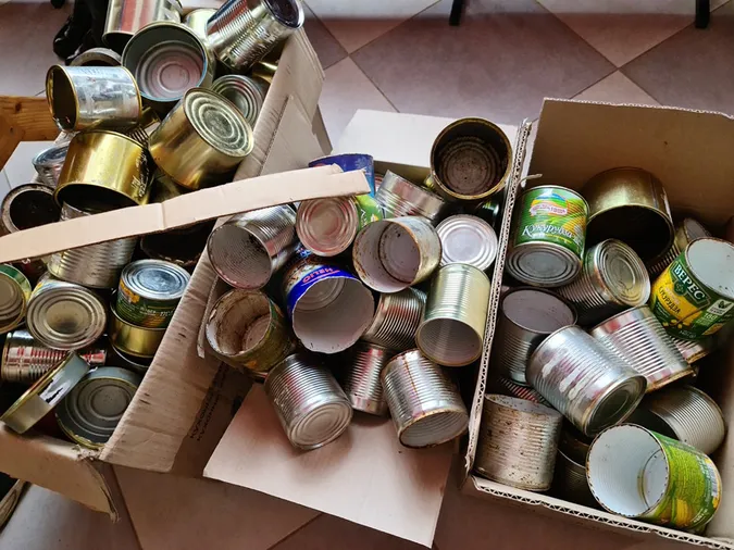 Доки не було світла, у Підгайцівській громаді робили окопні свічки на фронт (фото)