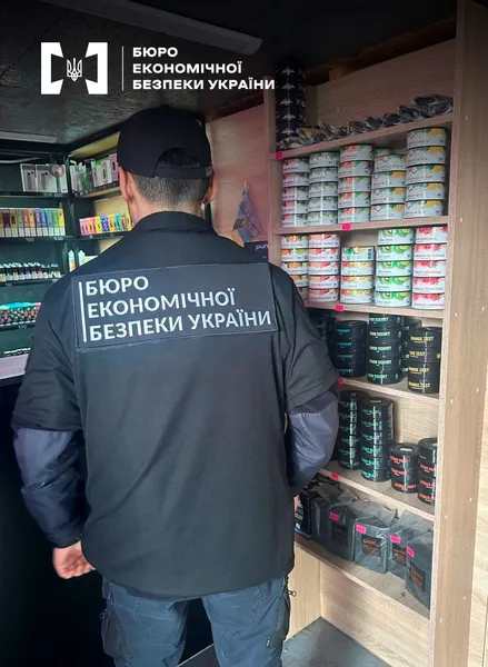 У Луцьку продавали «ліві» рідини для електронних сигарет (фото)