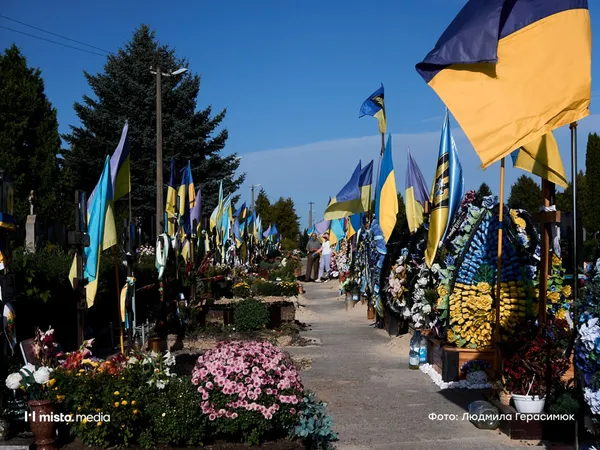 Під Луцьком триває розширення Алеї почесних поховань