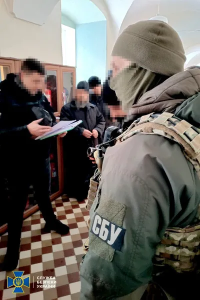 СБУ проводить обшуки у Почаївській лаврі УПЦ «МП» (фото)