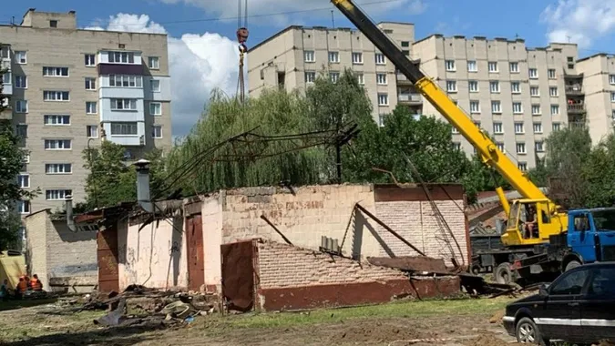 На місці згорілого кафе «Кришталь» у Луцьку зведуть бізнес-центр із квартирами (фото)