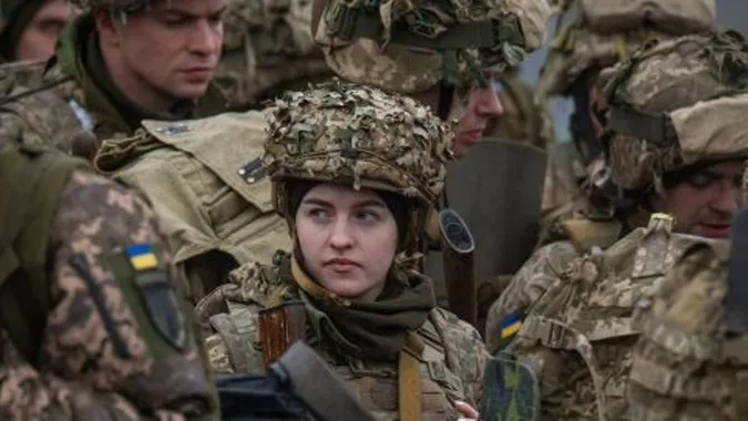 Жінки на війні: чи будуть вручати повістки волинянкам