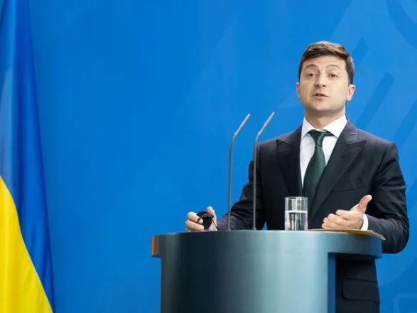 Українці почали менше довіряти Зеленському, – опитування