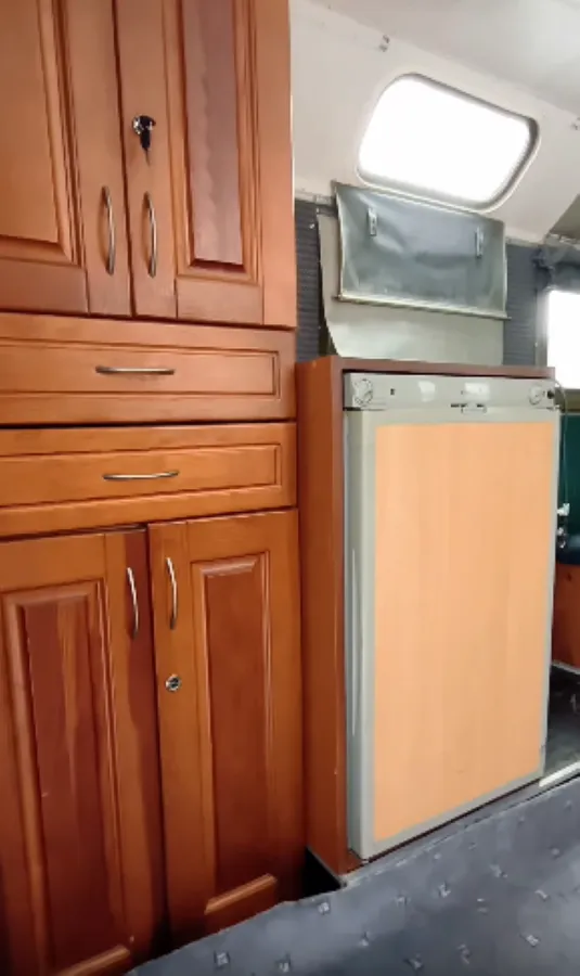 На Волині ГАЗ-66 перетворили на комфортний будинок на колесах (фото, відео)