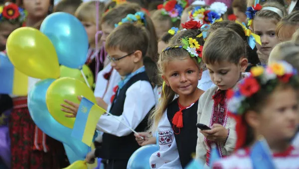 Скільки шкіл закрили в Україні за роки незалежності (інфографіка)