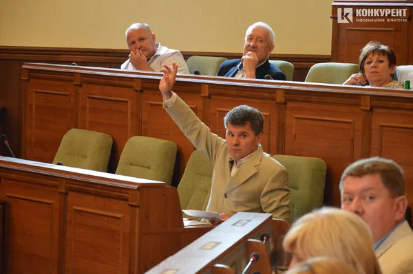 Як обирали нову голову Волиньради та хто потрапив «під роздачу» Кварцяного